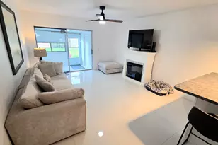 2568 Dudley Dr E, West Palm Beach, FL 33415 - Photo 9