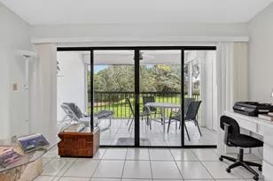 5055 Oakhill Ln, Delray Beach, FL 33484 - Photo 7