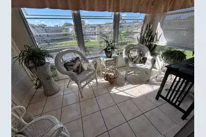 721 Lori Drive, Unit #305, Palm Springs, FL 33461 - Photo 9