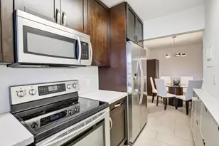 581 Blue Heron Dr, Hallandale Beach, FL 33009 - Photo 9