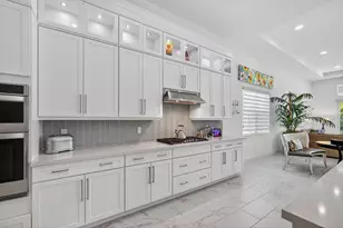 10050 Regency Wy, Palm Beach Gardens, FL 33412 - Photo 11