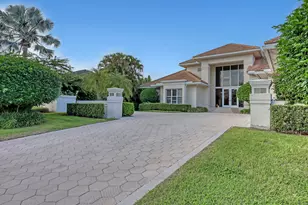 7207 Valencia Dr, Boca Raton, FL 33433 - Photo 3