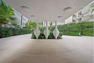 300 S Ocean Boulevard, Unit #2E, Palm Beach, FL 33480 - Photo 15