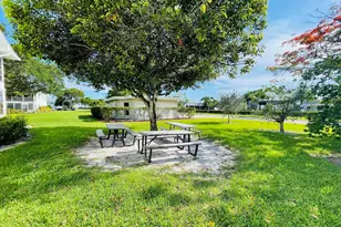 386 Tilford R, Deerfield Beach, FL 33442 - Photo 25