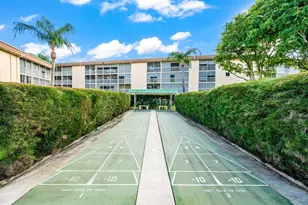 300 Village Green Cir S, Palm Springs, FL 33461 - Photo 21