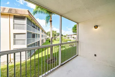 300 Village Green Circle S, Unit #206, Palm Springs, FL 33461 - Photo 15