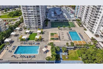 18051 Biscayne Boulevard, Unit #1104, Aventura, FL 33160 - Photo 3