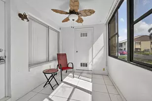 309 Knotty Pine Cir, Greenacres, FL 33463 - Photo 7