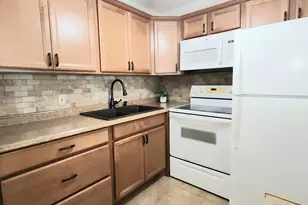 173 Kent J, West Palm Beach, FL 33417 - Photo 5