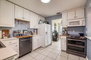 3406 Capri Rd, Palm Beach Gardens, FL 33410 - Photo 9