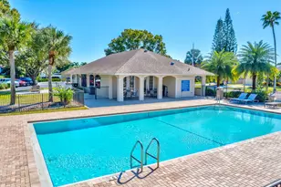 12865 Meadowbend Dr, Wellington, FL 33414 - Photo 45