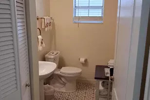 906 Dickens Pl, West Palm Beach, FL 33411 - Photo 13