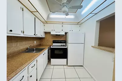 235 Canterbury K, West Palm Beach, FL 33417 - Photo 5