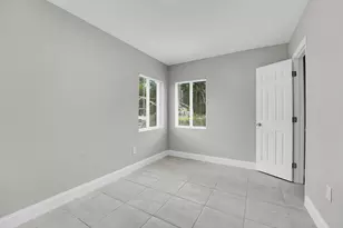 306 N 28th St, Fort Pierce, FL 34947 - Photo 9