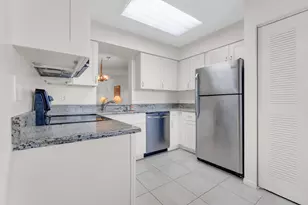 7192 Huntington Ln, Delray Beach, FL 33446 - Photo 3