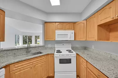 815 W Boynton Beach Boulevard, Unit #14-201, Boynton Beach, FL 33426 - Photo 11