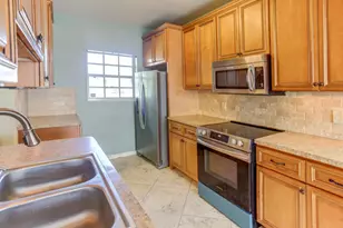 328 E Jasmine Dr, Lake Park, FL 33403 - Photo 3