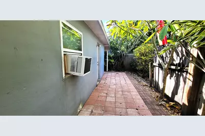 721 Greene Avenue, Unit #3, Lake Worth, FL 33461 - Photo 5