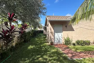 300 NE 42nd St, Boca Raton, FL 33431 - Photo 51