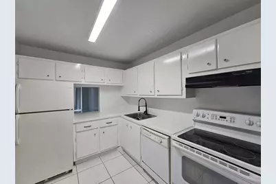 7910 Colony Circle N, Unit #301, Tamarac, FL 33321 - Photo 5