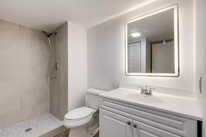 8535 Casa Del Lago, Unit #E, Boca Raton, FL 33433 - Photo 17