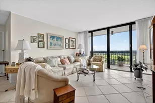 2425 Presidential Way, West Palm Beach, FL 33401 - Photo 1