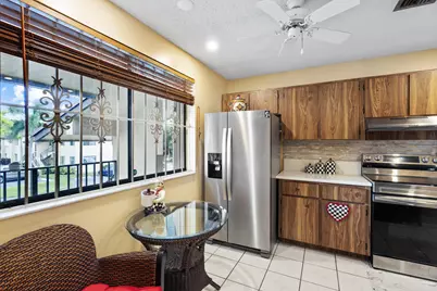 160 SE 7th Street, Unit #408, Deerfield Beach, FL 33441 - Photo 3
