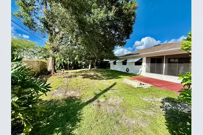 612 N Coconut Avenue, Port Saint Lucie, FL 34952 - Photo 9