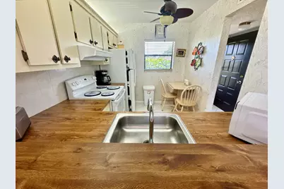 7214 Golf Colony Court, Unit #205, Lake Worth, FL 33467 - Photo 9