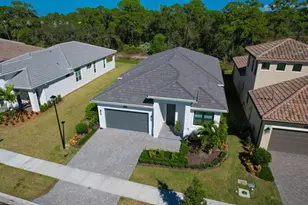 2729 SE Ashfield Dr, Port Saint Lucie, FL 34984 - Photo 3