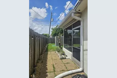 9761 NW 24th Place, Sunrise, FL 33322 - Photo 19