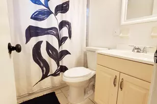 1477 N Mangonia Dr, West Palm Beach, FL 33401 - Photo 17