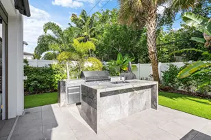 245 NE 6th Ct, Boca Raton, FL 33432 - Photo 51