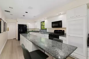 575 N Lake Wy, Palm Beach, FL 33480 - Photo 11