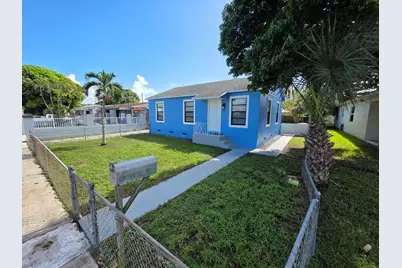 812 Selkirk Street, West Palm Beach, FL 33405 - Photo 1