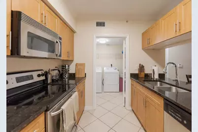 6556 Emerald Dunes Drive, Unit #207, West Palm Beach, FL 33411 - Photo 5
