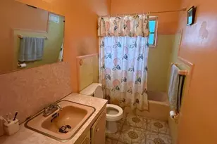 10430 NW 28th Ct, Miami, FL 33147 - Photo 17