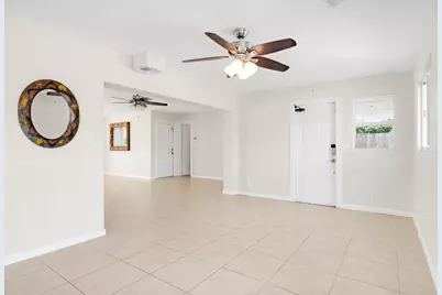 325 SE 10th Court, Deerfield Beach, FL 33441 - Photo 11