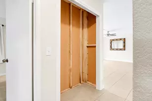 325 SE 10th Ct, Deerfield Beach, FL 33441 - Photo 17