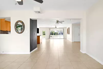 325 SE 10th Court, Deerfield Beach, FL 33441 - Photo 9