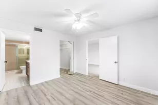 2230 N Cypress Bend Dr, Pompano Beach, FL 33069 - Photo 13