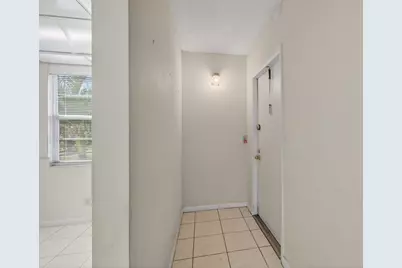 2001 Guildford A, Boca Raton, FL 33434 - Photo 9