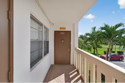 2001 Guildford A, Boca Raton, FL 33434 - Photo 7