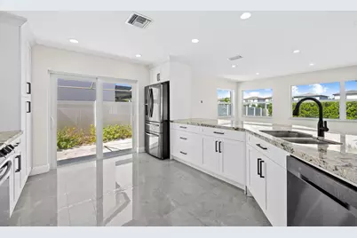 23162 L'ermitage Circle, Boca Raton, FL 33433 - Photo 11