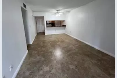 18206 Mediterranean Boulevard, Unit #4-21, Hialeah, FL 33015 - Photo 3