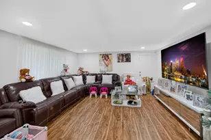 7026 Pine Tree Ln, Lake Clarke Shores, FL 33406 - Photo 7