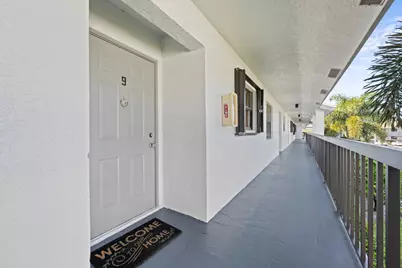 1210 SE Parkview Place, Unit #E9, Stuart, FL 34994 - Photo 3