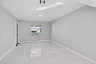 614 N E St, Lake Worth Beach, FL 33460 - Photo 7