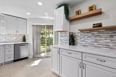 3755 Via Poinciana, Unit #611, Lake Worth, FL 33467 - Photo 11
