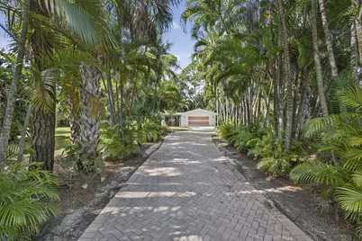 8855 N Bates Road, Palm Beach Gardens, FL 33418 - Photo 3